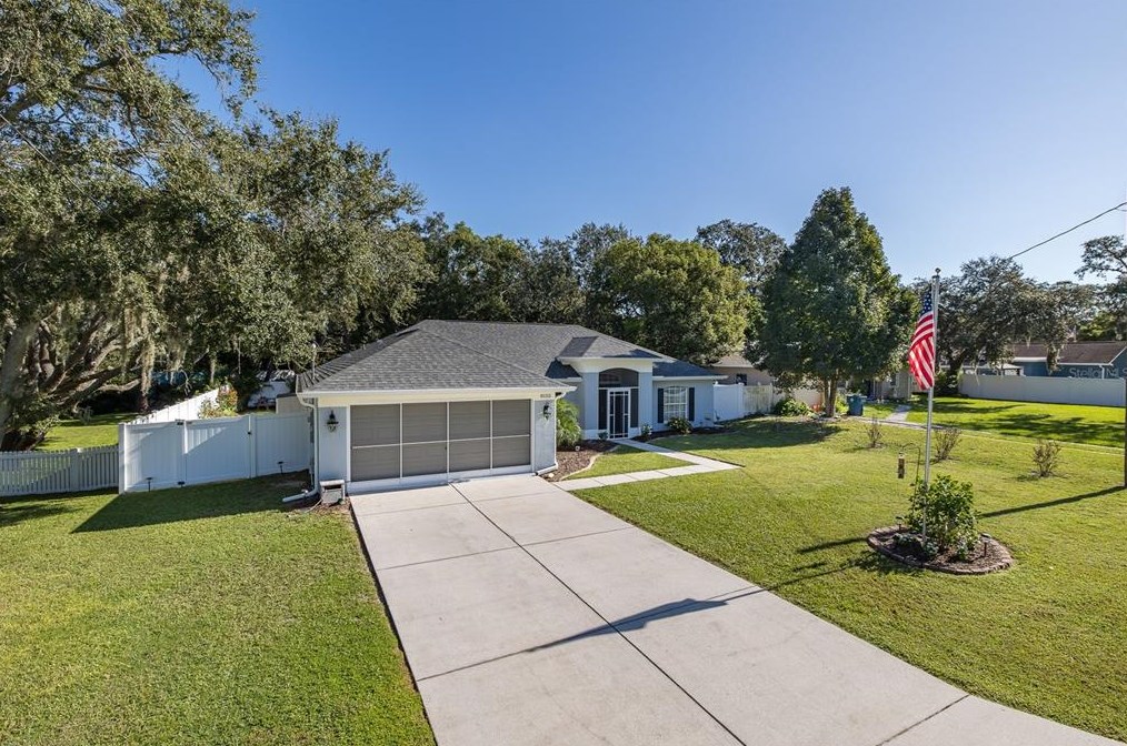 8155 Giffen Ln, Brooksville, FL 34608