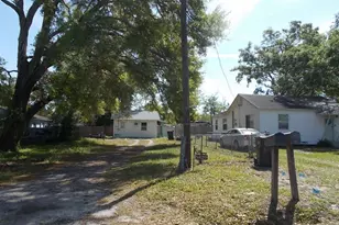 5827 39th St N, Saint Petersburg, FL 33741 - Photo 2