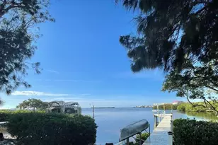 1624 Seabreeze Dr, Tarpon Springs, FL 34689 - Photo 1