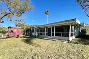 1624 Seabreeze Dr, Tarpon Springs, FL 34689 - Photo 6