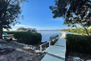 1624 Seabreeze Dr, Tarpon Springs, FL 34689 - Photo 30