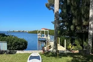1624 Seabreeze Dr, Tarpon Springs, FL 34689 - Photo 22