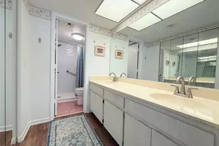 9000 Commodore Dr, Seminole, FL 33776 - Photo 14