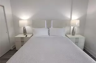 415 Island Way, Clearwater Beach, FL 33767 - Photo 8