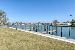 415 Island Way, Clearwater Beach, FL 33767 - Photo 32