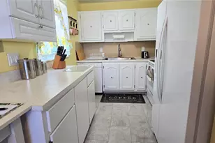 11817 Bayonet Ln, New Port Richey, FL 34654 - Photo 4