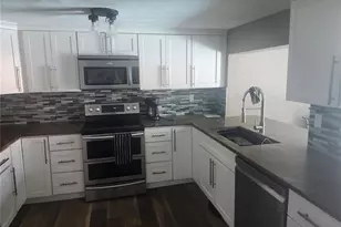 8501 Hunting Saddle Dr, Hudson, FL 34667 - Photo 2