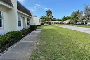 11310 Carriage Hill Dr, Port Richey, FL 34668 - Photo 8