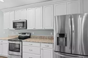 11050 Kiskadee Cir, New Port Richey, FL 34654 - Photo 8