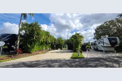 443 Waterway Drive, Lake Wales, FL 33898 - Photo 2