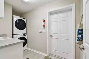 3655 Square W Ln, Sarasota, FL 34238 - Photo 34