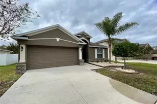 18353 Briar Oaks Dr, Hudson, FL 34667 - Photo 2