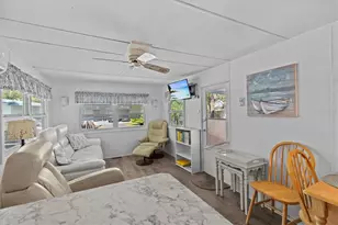 800 Chesapeake Dr, Tarpon Springs, FL 34689 - Photo 16