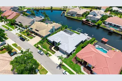 9810 Compass Point Way, Tampa, FL 33615 - Photo 4