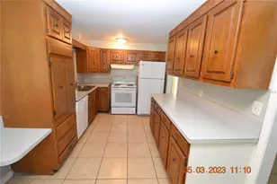 300 Midwood Dr, Plant City, FL 33566 - Photo 4