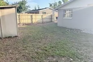 300 Midwood Dr, Plant City, FL 33566 - Photo 8