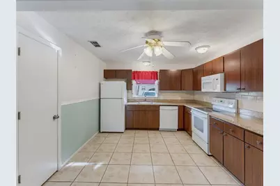 7135 Trenton Place, New Port Richey, FL 34653 - Photo 6