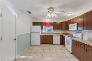 7135 Trenton Pl, New Port Richey, FL 34653 - Photo 6
