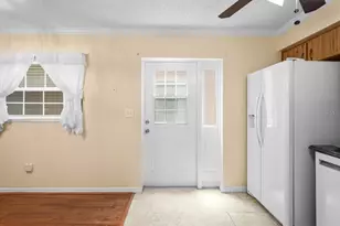 6702 Dartmoor Ln, New Port Richey, FL 34653 - Photo 4