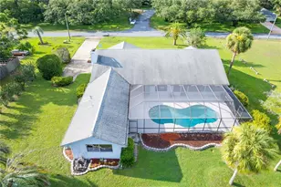 8522 Crane's Roost Dr, New Port Richey, FL 34654 - Photo 10