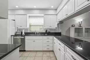 7715 Radcliffe Cir, Port Richey, FL 34668 - Photo 12