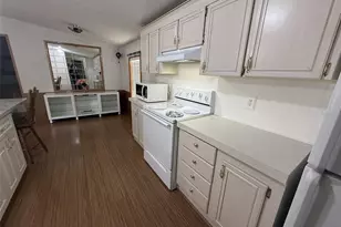 10654 Holgate St, New Port Richey, FL 34654 - Photo 6