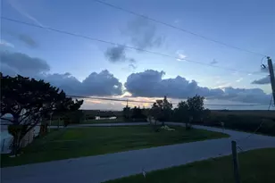 14984 Edgewater Cir, Hudson, FL 34667 - Photo 4