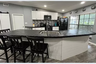 8122 Matthew Drive, New Port Richey, FL 34653 - Photo 2