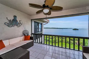 1813 Mariner Dr, Tarpon Springs, FL 34689 - Photo 20