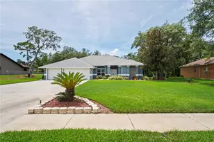 18905 Bascomb Ln, Hudson, FL 34667 - Photo 2