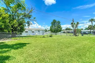 10905 Scenic Dr, Port Richey, FL 34668 - Photo 40