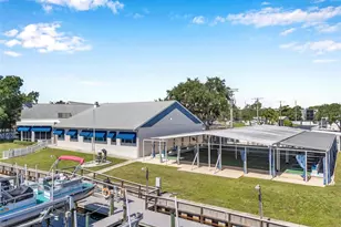 605 Mt Lancaster Ave NE, Saint Petersburg, FL 33702 - Photo 10