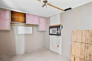 506 Roosevelt Ave, Masaryktown, FL 34604 - Photo 12