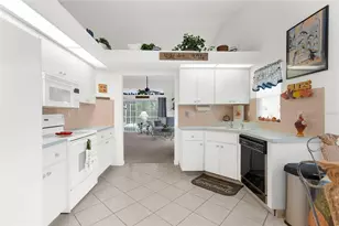 9426 Mississippi Run, Weeki Wachee, FL 34613 - Photo 10