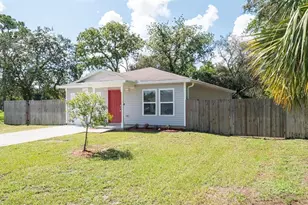 7102 Centerwood Ave, Spring Hill, FL 34606 - Photo 1