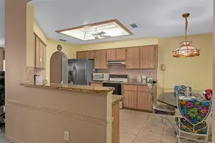 13418 Lawrence St, Spring Hill, FL 34609 - Photo 12