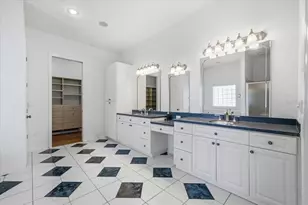 8698 Mississippi Run, Weeki Wachee, FL 34613 - Photo 40