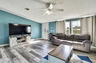 11089 Fulmar Rd, Weeki Wachee, FL 34614 - Photo 10