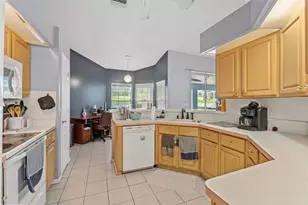 13377 Elise Ln, Spring Hill, FL 34609 - Photo 10