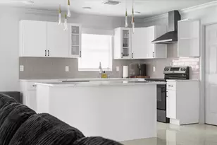 10001 S Yacht Club Dr, Treasure Island, FL 33706 - Photo 56