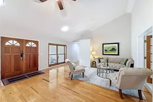 1055 Riverside Ridge Rd, Tarpon Springs, FL 34688 - Photo 10