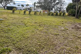 8346 Kinglet Dr, Englewood, FL 34224 - Photo 2