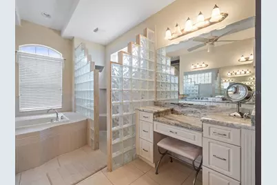 9196 Mississippi Run, Weeki Wachee, FL 34613 - Photo 32