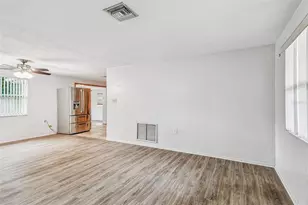 1042 Saxon Ln, Holiday, FL 34691 - Photo 8