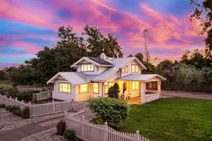 601 5th St W, Palmetto, FL 34221 - Photo 1