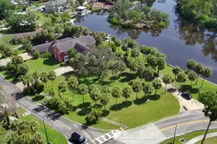 28 N Park Ave, Tarpon Springs, FL 34689 - Photo 1