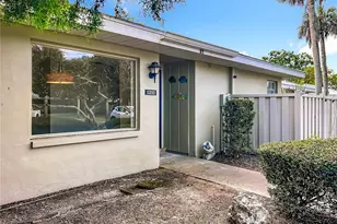 11293 W Bayshore Dr, Crystal River, FL 34429 - Photo 2