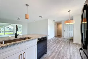 11293 W Bayshore Dr, Crystal River, FL 34429 - Photo 12