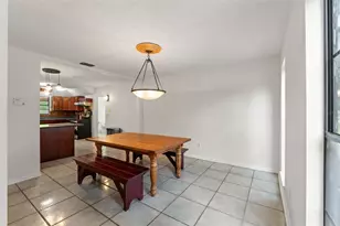 16502 E Course Dr, Tampa, FL 33624 - Photo 10