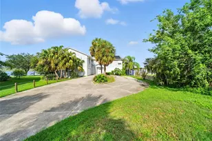 2435 N Watersedge Dr, Crystal River, FL 34429 - Photo 4